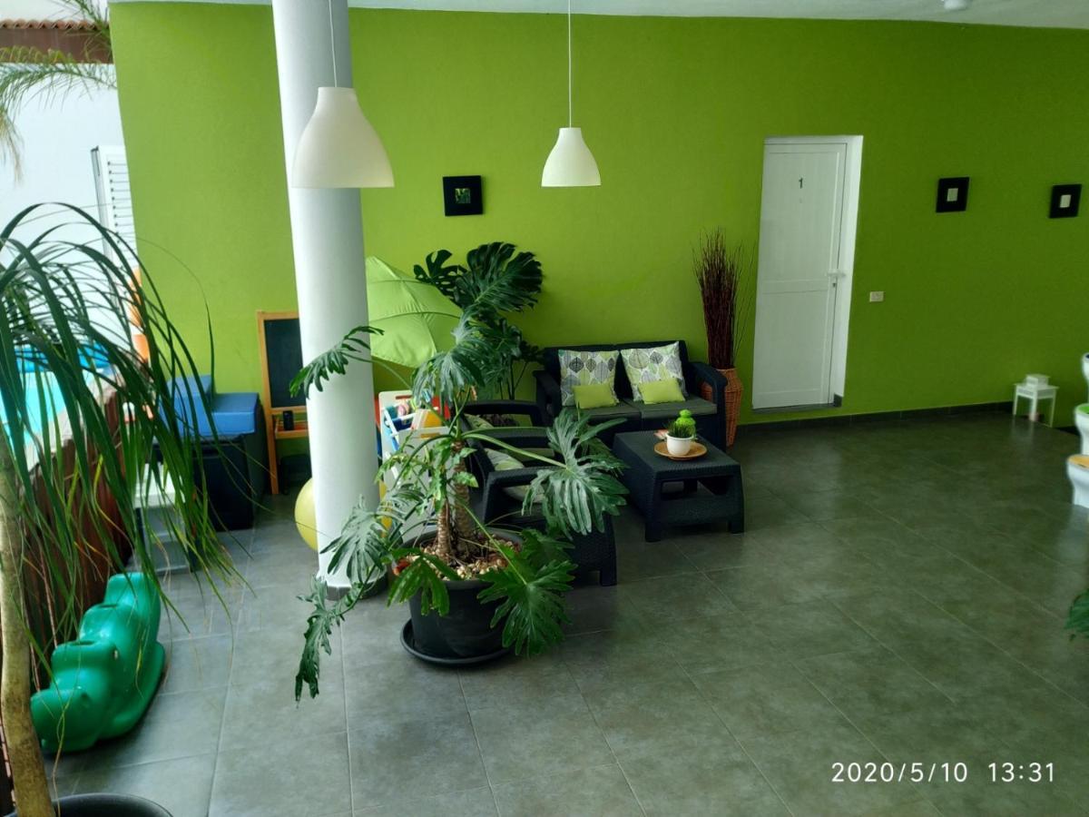 Apartamentos El Patio Los Llanos De Aridane Exterior photo